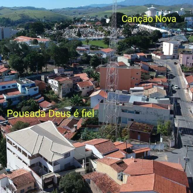 Pousada Deus é Fiel Cachoeira Paulista Esterno foto